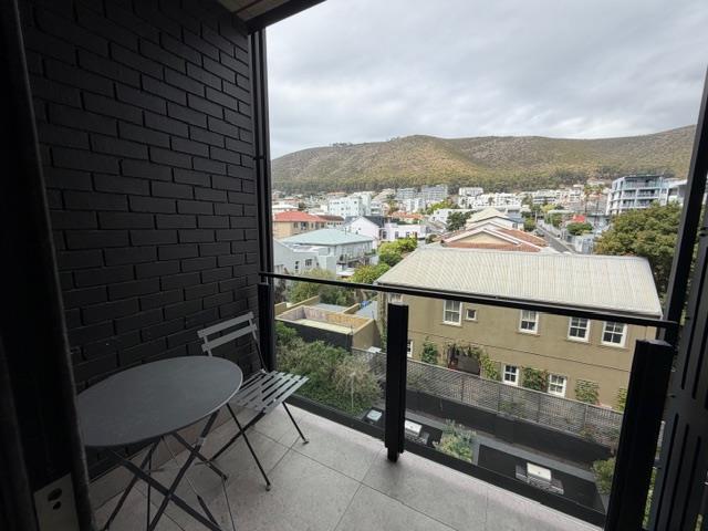 2 Bedroom Property for Sale in Sea Point Western Cape